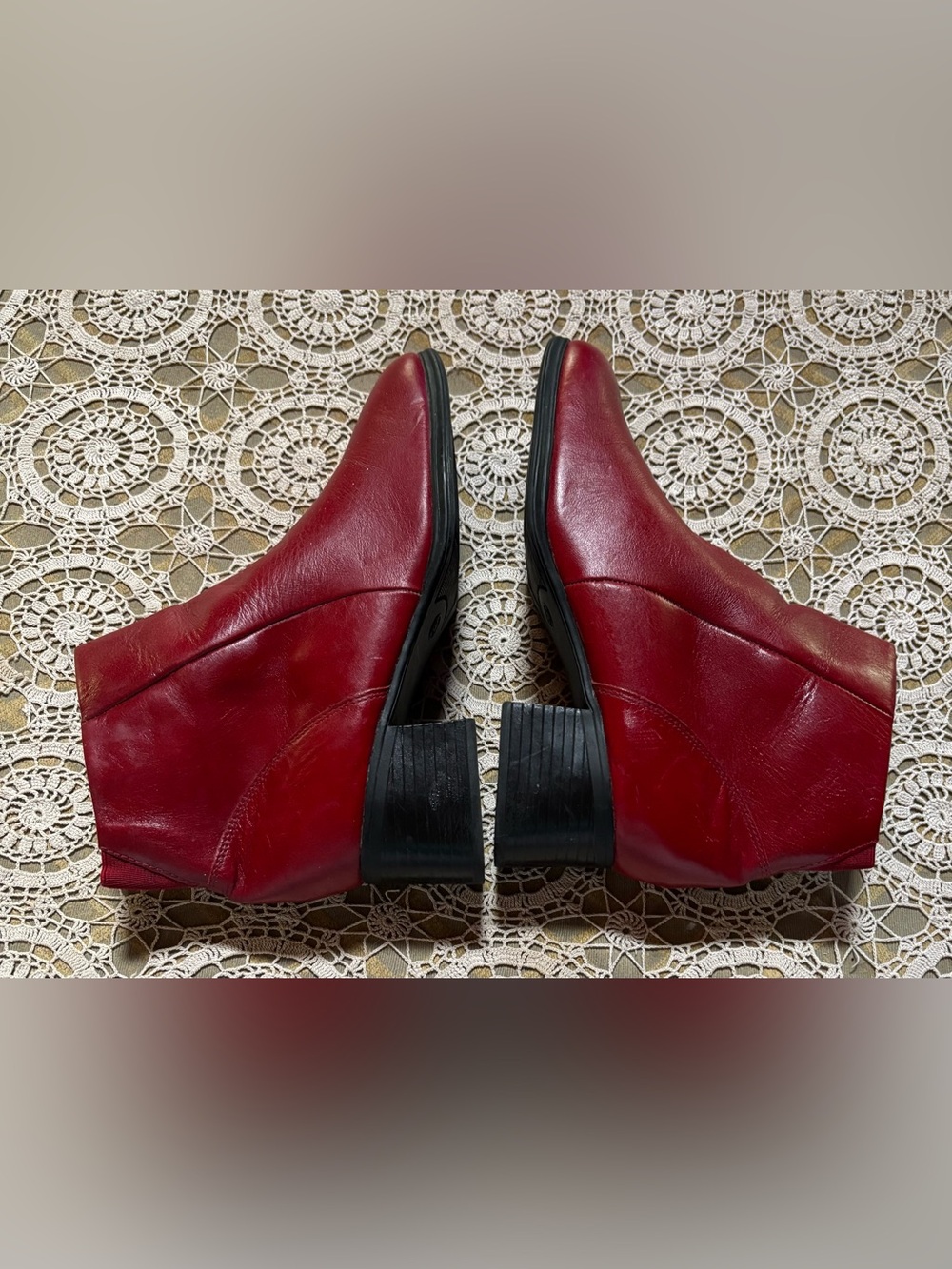 AJ Valenci Cherry Red Leather Ankle Boots 2” Block Heel Side Zip Women’s 8 WIDE - Picture 3 of 11
